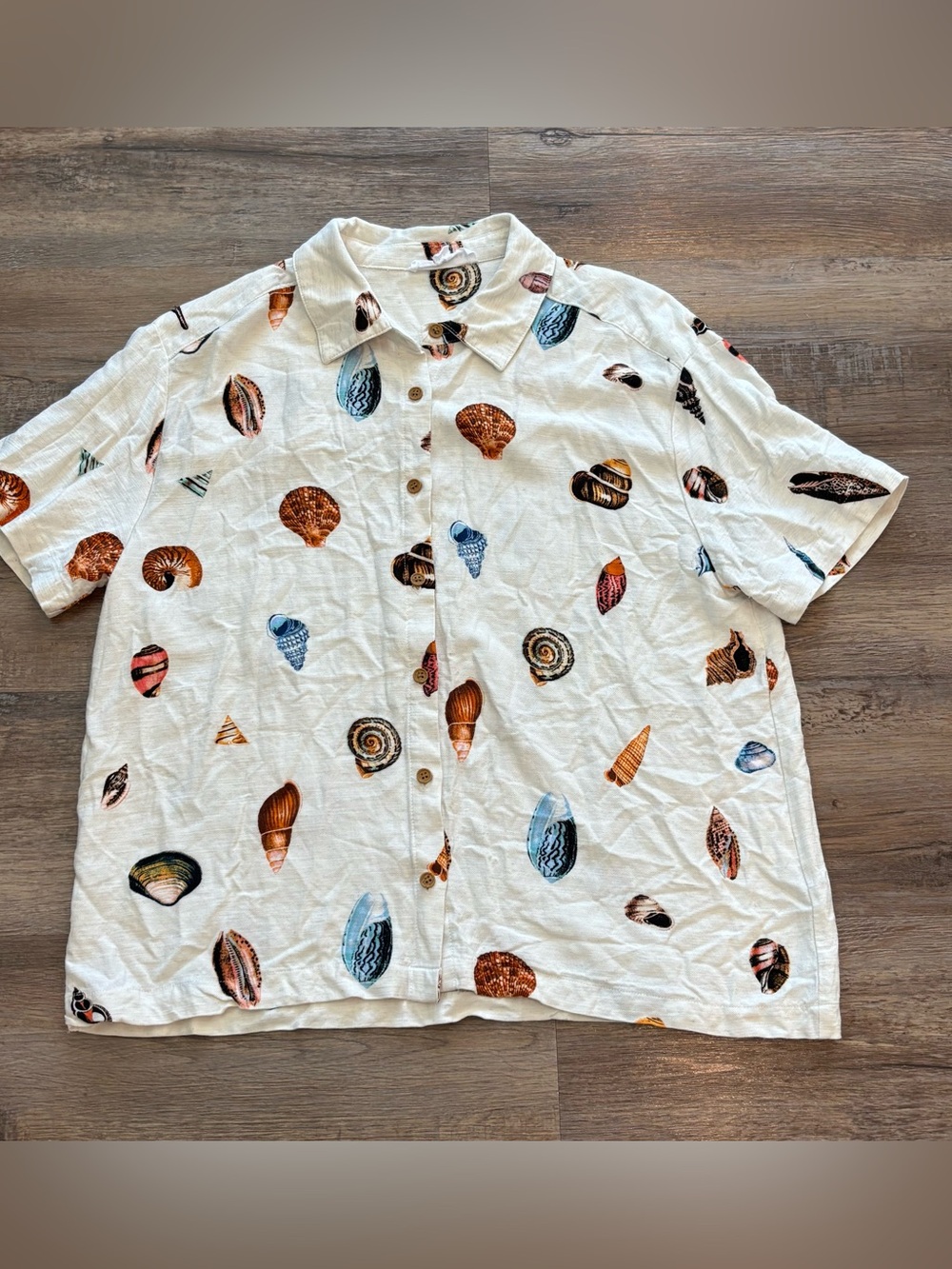 Jane & Delancey Short-Sleeve Shell Print Button-Up Linen Blend Shirt